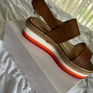 Stylish platform sandals!
